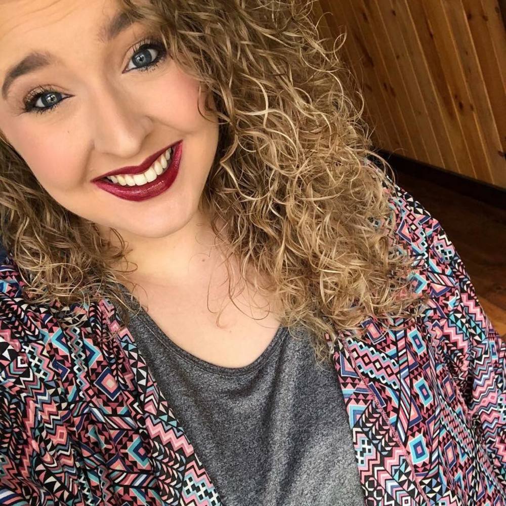 Meet your Posher, Felicia